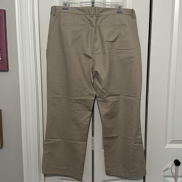 Tahari khaki dress capris size 14 - Picture 5 of 6